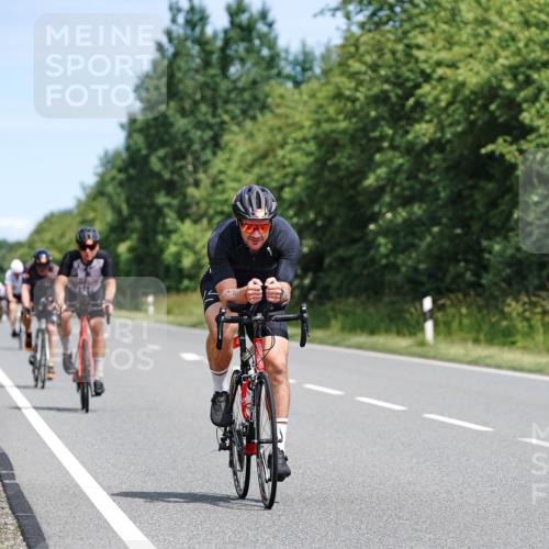 21.06.2026 - Viking Triathlon Michael Burmester http://msf.ph/oto/9867596 21.06.2026 12:19:02 Radfahren 39, 52, 171, 217, 233, 323, 325, 371, 452, 496, 516, 517, 648, 656, 662 meine-sportfotos.de