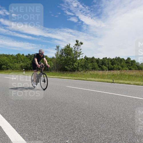 21.06.2026 - Viking Triathlon Michael Burmester http://msf.ph/oto/9867612 21.06.2026 11:40:14 Radfahren 21, 144, 196, 205, 350, 540, 555, 607, 628, 639 meine-sportfotos.de