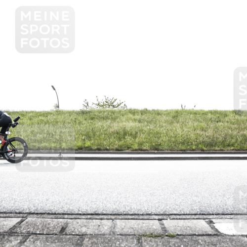 21.06.2026 - 29. Vierlanden-Triathlon H.Heesch http://msf.ph/oto/9867615 21.06.2026 10:36:04 Radfahren 9, 10, 25, 26, 34, 88, 104, 186, 243, 278, 589 meine-sportfotos.de