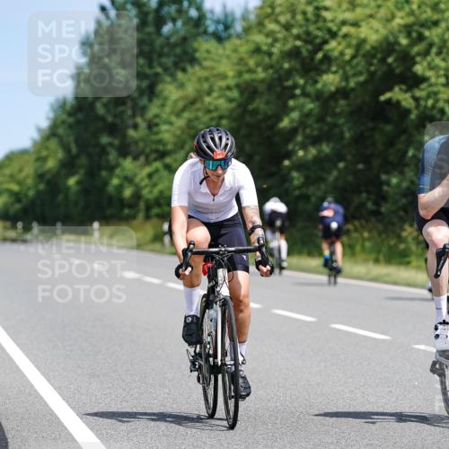 21.06.2026 - Viking Triathlon Michael Burmester http://msf.ph/oto/9867652 21.06.2026 12:19:17 Radfahren 39, 171, 209, 425, 443, 472, 517, 648, 648, 656, 662 meine-sportfotos.de