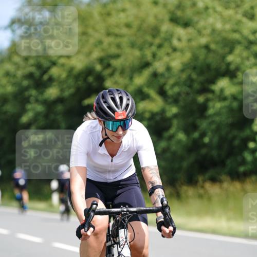 21.06.2026 - Viking Triathlon Michael Burmester http://msf.ph/oto/9867656 21.06.2026 12:19:18 Radfahren 30, 39, 171, 209, 425, 443, 472, 517, 648, 648, 656, 662 meine-sportfotos.de