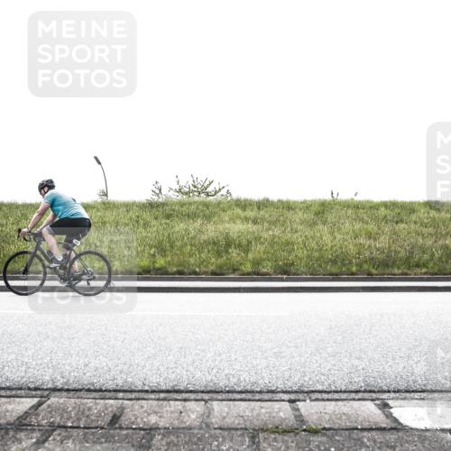 21.06.2026 - 29. Vierlanden-Triathlon H.Heesch http://msf.ph/oto/9867665 21.06.2026 10:36:56 Radfahren 128, 264, 292, 354 meine-sportfotos.de