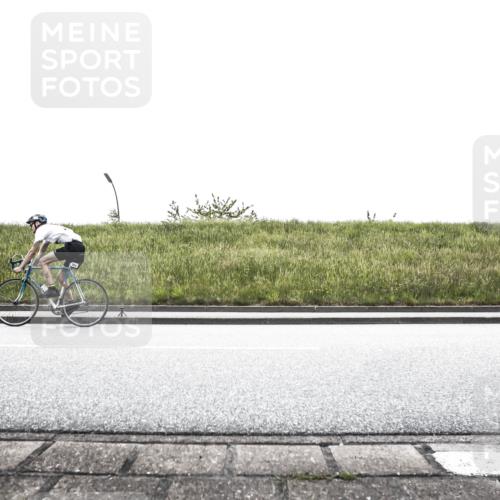 21.06.2026 - 29. Vierlanden-Triathlon H.Heesch http://msf.ph/oto/9867674 21.06.2026 10:37:06 Radfahren 4, 40, 354, 500 meine-sportfotos.de