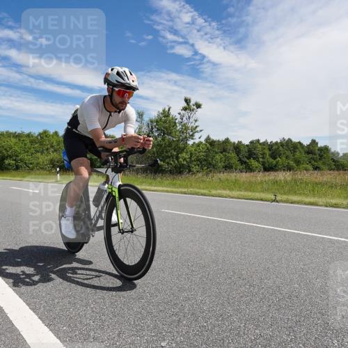 21.06.2026 - Viking Triathlon Michael Burmester http://msf.ph/oto/9867680 21.06.2026 11:40:47 Radfahren 155, 260, 317, 366, 445, 465, 467 meine-sportfotos.de