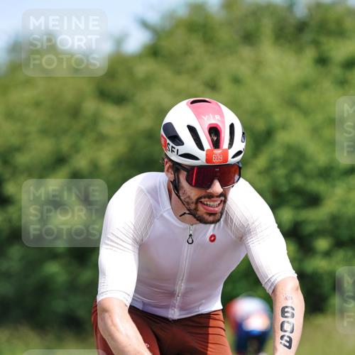 21.06.2026 - Viking Triathlon Michael Burmester http://msf.ph/oto/9867707 21.06.2026 12:20:37 Radfahren 51, 190, 213, 344, 345, 379, 379, 398, 607, 609 meine-sportfotos.de