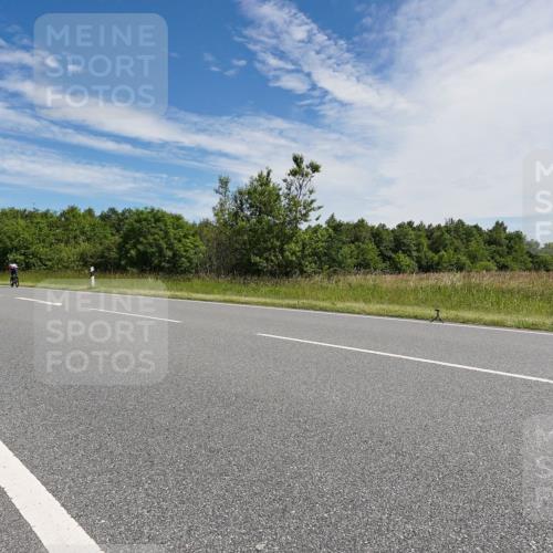 21.06.2026 - Viking Triathlon Michael Burmester http://msf.ph/oto/9867733 21.06.2026 11:41:05 Radfahren 26, 96, 136, 247, 287, 287, 317, 467, 467, 658 meine-sportfotos.de