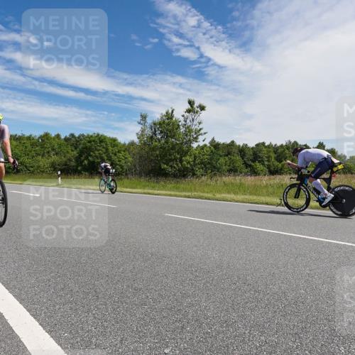 21.06.2026 - Viking Triathlon Michael Burmester http://msf.ph/oto/9867739 21.06.2026 11:41:06 Radfahren 26, 96, 136, 247, 287, 287, 317, 467, 467, 658 meine-sportfotos.de