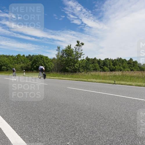 21.06.2026 - Viking Triathlon Michael Burmester http://msf.ph/oto/9867747 21.06.2026 11:41:07 Radfahren 26, 96, 136, 247, 287, 287, 317, 467, 467, 658 meine-sportfotos.de