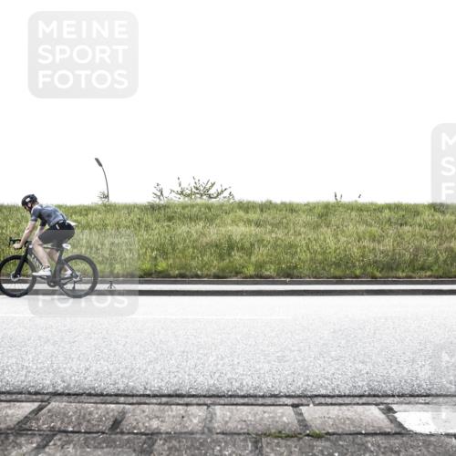 21.06.2026 - 29. Vierlanden-Triathlon H.Heesch http://msf.ph/oto/9867757 21.06.2026 10:38:14 Radfahren 327, 371, 425 meine-sportfotos.de