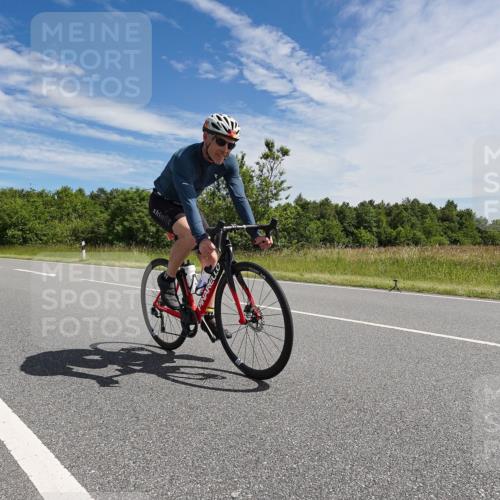 21.06.2026 - Viking Triathlon Michael Burmester http://msf.ph/oto/9867859 21.06.2026 11:42:34 Radfahren 116, 118, 172, 331, 556, 645, 661 meine-sportfotos.de