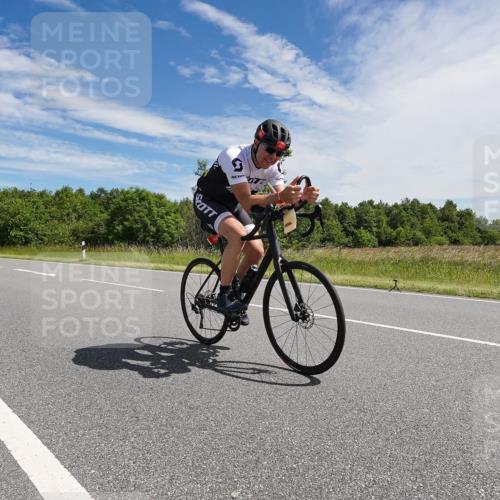 21.06.2026 - Viking Triathlon Michael Burmester http://msf.ph/oto/9867908 21.06.2026 11:43:06 Radfahren 55, 57, 89, 90, 226, 256, 267, 304, 337, 571, 640, 659 meine-sportfotos.de
