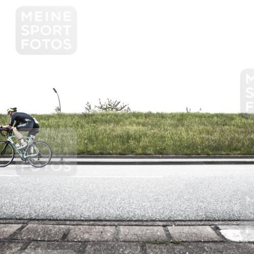 21.06.2026 - 29. Vierlanden-Triathlon H.Heesch http://msf.ph/oto/9867909 21.06.2026 10:42:09 Radfahren 90, 281, 424, 464 meine-sportfotos.de