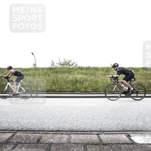 21.06.2026 - 29. Vierlanden-Triathlon H.Heesch http://msf.ph/oto/9867921 21.06.2026 10:42:19 Radfahren 90, 281, 410, 449 meine-sportfotos.de