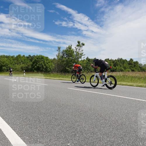 21.06.2026 - Viking Triathlon Michael Burmester http://msf.ph/oto/9867980 21.06.2026 11:43:59 Radfahren 20, 66, 68, 70, 70, 75, 255, 261, 370, 370, 386, 419, 441, 463, 642, 670 meine-sportfotos.de