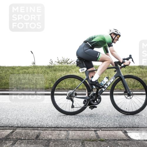 21.06.2026 - 29. Vierlanden-Triathlon H.Heesch http://msf.ph/oto/9868001 21.06.2026 10:43:17 Radfahren 19, 54, 96, 167, 259, 260, 392, 443, 447, 448, 467 meine-sportfotos.de