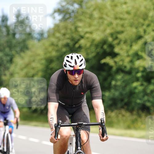 21.06.2026 - Viking Triathlon Michael Burmester http://msf.ph/oto/9868006 21.06.2026 12:22:02 Radfahren 41, 53, 83, 86, 202, 205, 219, 238, 239, 243, 321, 324, 341, 369, 429, 456, 467, 469, 533, 606, 645, 668, 670 meine-sportfotos.de