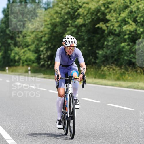 21.06.2026 - Viking Triathlon Michael Burmester http://msf.ph/oto/9868017 21.06.2026 12:22:03 Radfahren 41, 53, 83, 86, 202, 205, 219, 238, 239, 243, 318, 321, 324, 341, 369, 429, 456, 467, 469, 606, 645, 668, 670 meine-sportfotos.de