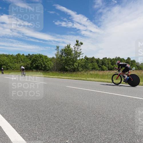 21.06.2026 - Viking Triathlon Michael Burmester http://msf.ph/oto/9868026 21.06.2026 11:44:18 Radfahren 44, 84, 163, 211, 252, 282, 289, 348, 348, 374, 387, 411, 463, 509, 561, 608, 613, 643, 670 meine-sportfotos.de