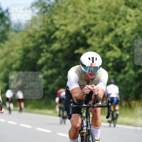 21.06.2026 - Viking Triathlon Michael Burmester http://msf.ph/oto/9868059 21.06.2026 12:22:20 Radfahren 94, 132, 142, 192, 205, 219, 239, 262, 318, 369, 467, 523, 548, 606, 644 meine-sportfotos.de