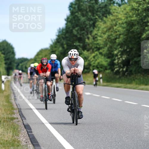 21.06.2026 - Viking Triathlon Michael Burmester http://msf.ph/oto/9868176 21.06.2026 12:22:42 Radfahren 132, 134, 142, 158, 279, 329, 364, 436, 442, 577, 630 meine-sportfotos.de