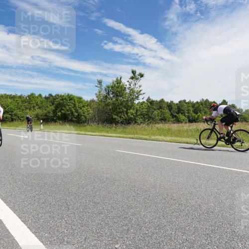 21.06.2026 - Viking Triathlon Michael Burmester http://msf.ph/oto/9868212 21.06.2026 11:45:56 Radfahren 46, 60, 111, 138, 186, 186, 212, 227, 227, 245, 495, 532, 532, 541, 562 meine-sportfotos.de