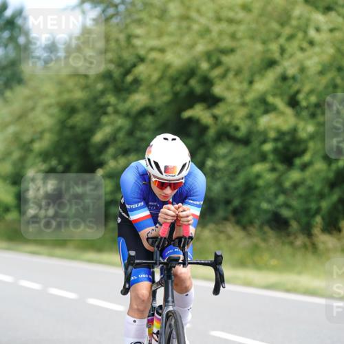 21.06.2026 - Viking Triathlon Michael Burmester http://msf.ph/oto/9868355 21.06.2026 12:23:35 Radfahren 8, 16, 46, 62, 65, 73, 98, 103, 119, 126, 136, 165, 177, 223, 225, 256, 256, 280, 380, 388, 457, 527, 530, 546, 563, 569, 605, 615, 634, 654 meine-sportfotos.de