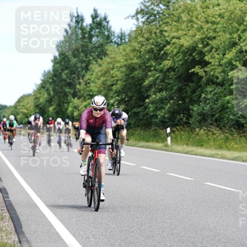 21.06.2026 - Viking Triathlon Michael Burmester http://msf.ph/oto/9868446 21.06.2026 12:23:45 Radfahren 8, 16, 46, 62, 65, 73, 98, 103, 119, 136, 177, 222, 223, 256, 256, 280, 357, 368, 388, 457, 527, 530, 546, 563, 569, 605, 615, 634, 654 meine-sportfotos.de