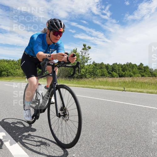 21.06.2026 - Viking Triathlon Michael Burmester http://msf.ph/oto/9868615 21.06.2026 11:49:48 Radfahren 40, 40, 93, 156, 156, 168, 207, 224, 254, 346, 393, 471, 482, 492, 493, 528, 629, 633 meine-sportfotos.de