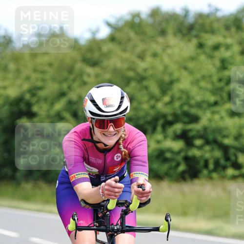 21.06.2026 - Viking Triathlon Michael Burmester http://msf.ph/oto/9868634 21.06.2026 12:24:09 Radfahren 58, 164, 353, 357, 357, 358, 368, 534 meine-sportfotos.de