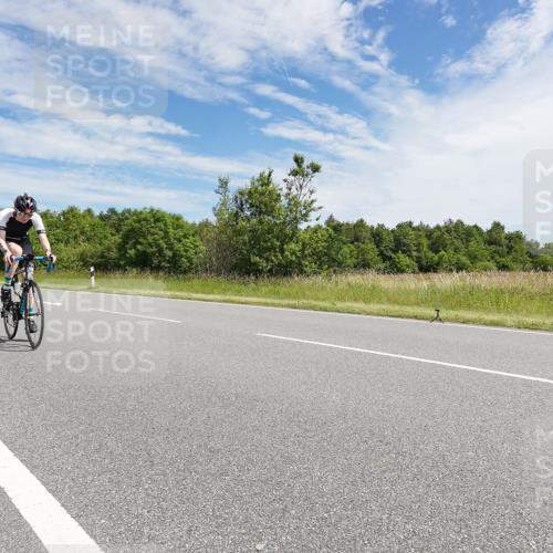 21.06.2026 - Viking Triathlon Michael Burmester http://msf.ph/oto/9868682 21.06.2026 11:50:19 Radfahren 33, 76, 152, 244, 272, 297, 297, 300, 414, 519, 614, 633, 641 meine-sportfotos.de