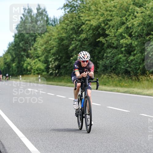 21.06.2026 - Viking Triathlon Michael Burmester http://msf.ph/oto/9868694 21.06.2026 12:24:37 Radfahren 54, 164, 208, 350, 352, 362, 362, 494, 660, 660 meine-sportfotos.de