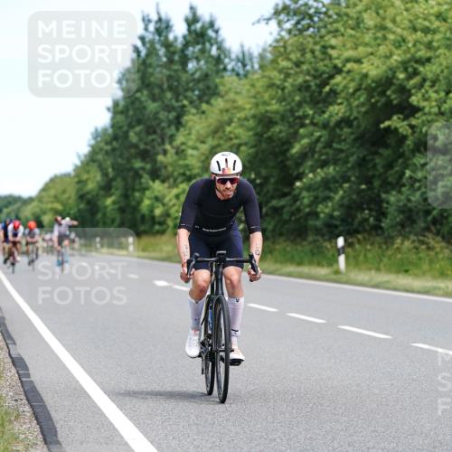 21.06.2026 - Viking Triathlon Michael Burmester http://msf.ph/oto/9868706 21.06.2026 12:24:40 Radfahren 54, 208, 350, 352, 362, 494, 660, 660 meine-sportfotos.de