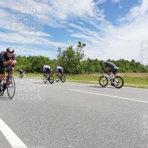 21.06.2026 - Viking Triathlon Michael Burmester http://msf.ph/oto/9868716 21.06.2026 11:50:37 Radfahren 33, 88, 92, 107, 151, 174, 229, 351, 376, 385, 414, 422, 512, 557, 574, 618, 641, 641 meine-sportfotos.de