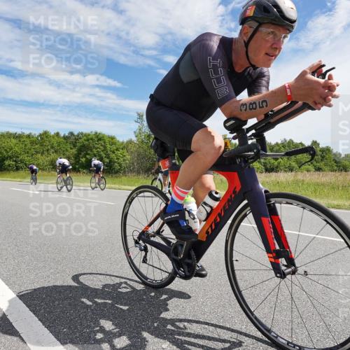21.06.2026 - Viking Triathlon Michael Burmester http://msf.ph/oto/9868720 21.06.2026 11:50:38 Radfahren 33, 88, 92, 107, 151, 174, 195, 229, 351, 376, 385, 414, 422, 512, 557, 574, 618, 641, 641 meine-sportfotos.de