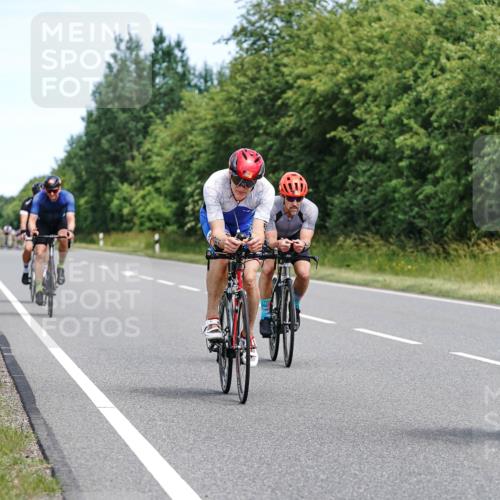 21.06.2026 - Viking Triathlon Michael Burmester http://msf.ph/oto/9868740 21.06.2026 12:24:48 Radfahren 48, 54, 173, 176, 206, 208, 306, 313, 350, 352, 362, 494, 608, 660 meine-sportfotos.de