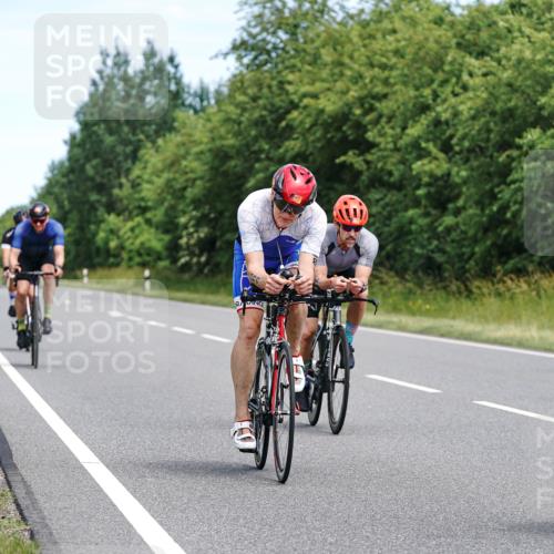 21.06.2026 - Viking Triathlon Michael Burmester http://msf.ph/oto/9868751 21.06.2026 12:24:48 Radfahren 48, 54, 173, 176, 206, 208, 306, 313, 350, 352, 362, 494, 608, 660 meine-sportfotos.de