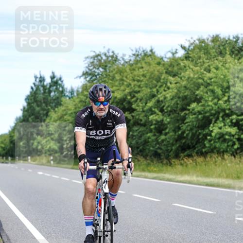 21.06.2026 - Viking Triathlon Michael Burmester http://msf.ph/oto/9868774 21.06.2026 12:24:51 Radfahren 48, 54, 166, 173, 176, 206, 208, 306, 313, 348, 350, 352, 565, 608, 660 meine-sportfotos.de
