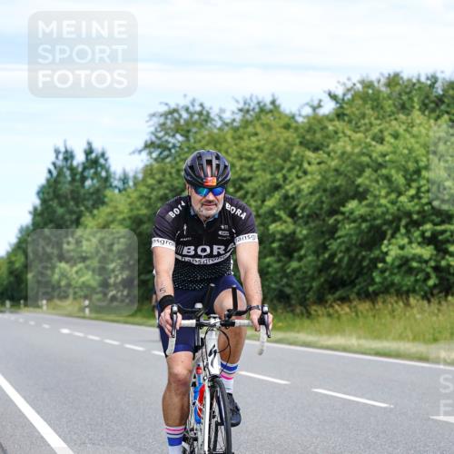 21.06.2026 - Viking Triathlon Michael Burmester http://msf.ph/oto/9868779 21.06.2026 12:24:51 Radfahren 48, 54, 166, 173, 176, 206, 208, 306, 313, 348, 350, 352, 565, 608, 660 meine-sportfotos.de