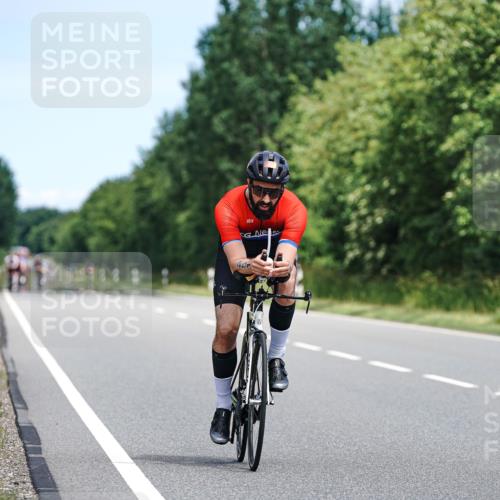 21.06.2026 - Viking Triathlon Michael Burmester http://msf.ph/oto/9868918 21.06.2026 12:25:29 Radfahren 26, 36, 105, 251, 259, 316, 374, 387, 426, 556, 646 meine-sportfotos.de