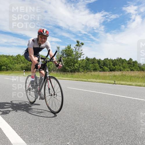 21.06.2026 - Viking Triathlon Michael Burmester http://msf.ph/oto/9869072 21.06.2026 11:55:57 Radfahren 14, 52, 133, 147, 262, 360, 439, 486, 505, 637 meine-sportfotos.de