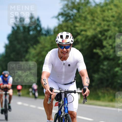 21.06.2026 - Viking Triathlon Michael Burmester http://msf.ph/oto/9869111 21.06.2026 12:26:15 Radfahren 211, 230, 232, 312, 510, 635, 638 meine-sportfotos.de