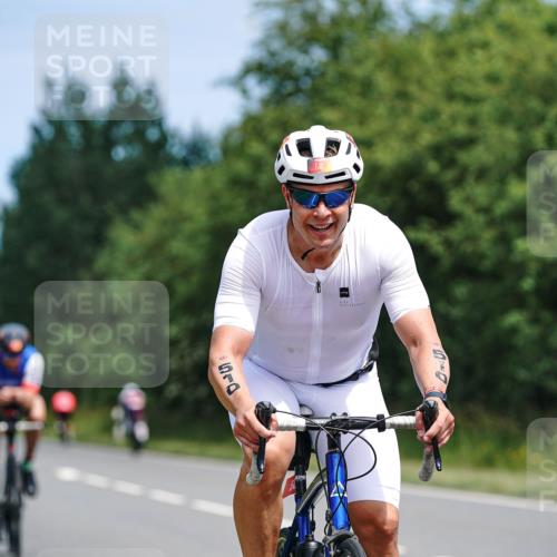 21.06.2026 - Viking Triathlon Michael Burmester http://msf.ph/oto/9869116 21.06.2026 12:26:15 Radfahren 211, 230, 232, 312, 510, 635, 638 meine-sportfotos.de