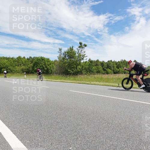 21.06.2026 - Viking Triathlon Michael Burmester http://msf.ph/oto/9869135 21.06.2026 11:56:21 Radfahren 18, 131, 133, 321, 334, 341, 405, 432, 436, 436, 487, 506, 533, 533 meine-sportfotos.de