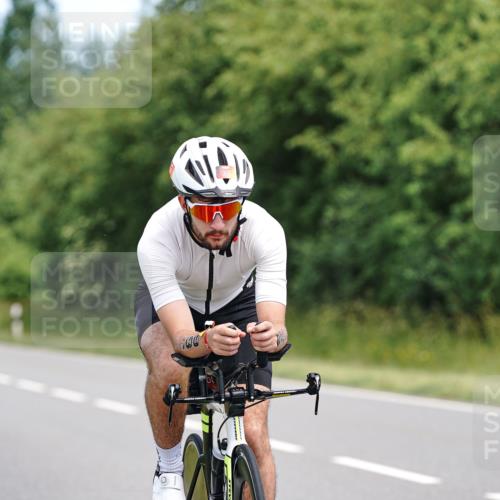 21.06.2026 - Viking Triathlon Michael Burmester http://msf.ph/oto/9869206 21.06.2026 12:27:03 Radfahren 38, 90, 118, 127, 218, 266, 273, 330, 366, 411, 444, 444, 554, 561, 625, 639 meine-sportfotos.de