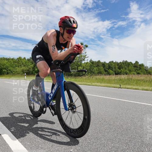 21.06.2026 - Viking Triathlon Michael Burmester http://msf.ph/oto/9869233 21.06.2026 11:58:10 Radfahren 54, 192, 430, 453, 605, 654, 667 meine-sportfotos.de