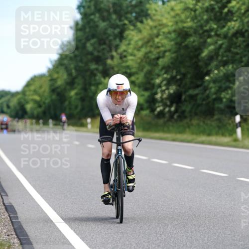 21.06.2026 - Viking Triathlon Michael Burmester http://msf.ph/oto/9869295 21.06.2026 12:27:21 Radfahren 38, 266, 273, 444, 490, 554, 639 meine-sportfotos.de