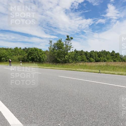 21.06.2026 - Viking Triathlon Michael Burmester http://msf.ph/oto/9869304 21.06.2026 11:58:53 Radfahren 31, 105, 139, 208, 230, 230, 310, 330, 358, 362, 371, 375, 551, 635, 635, 638 meine-sportfotos.de