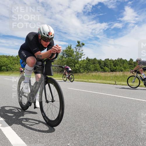 21.06.2026 - Viking Triathlon Michael Burmester http://msf.ph/oto/9869335 21.06.2026 11:59:18 Radfahren 47, 91, 242, 276, 306, 311, 379, 421, 441, 444, 444, 510, 524, 531, 536, 537, 638 meine-sportfotos.de