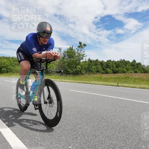 21.06.2026 - Viking Triathlon Michael Burmester http://msf.ph/oto/9869551 21.06.2026 12:02:31 Radfahren 46, 51, 374, 395, 425, 509, 661 meine-sportfotos.de