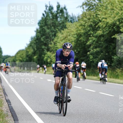 21.06.2026 - Viking Triathlon Michael Burmester http://msf.ph/oto/9869553 21.06.2026 12:29:42 Radfahren 66, 101, 196, 302, 463, 526, 540, 560, 617 meine-sportfotos.de